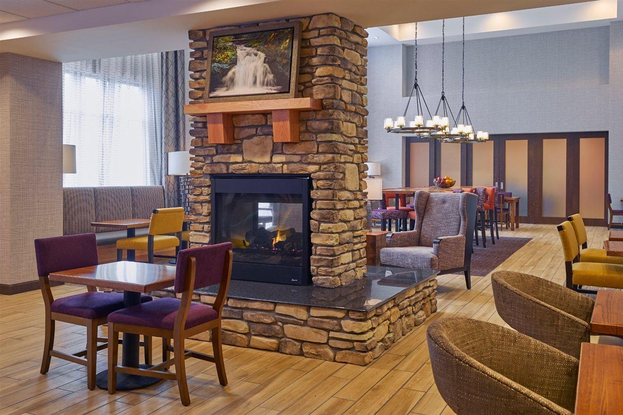 Hampton Inn&Suites Roseburg Bagian luar foto