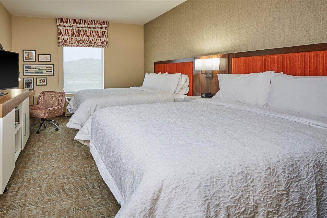 Hampton Inn&Suites Roseburg Bagian luar foto