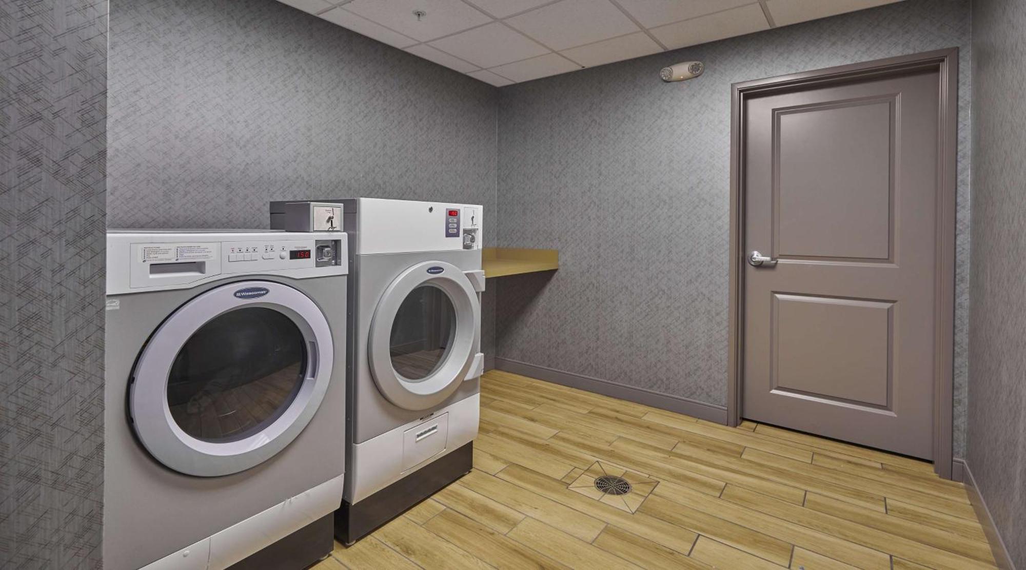 Hampton Inn&Suites Roseburg Bagian luar foto