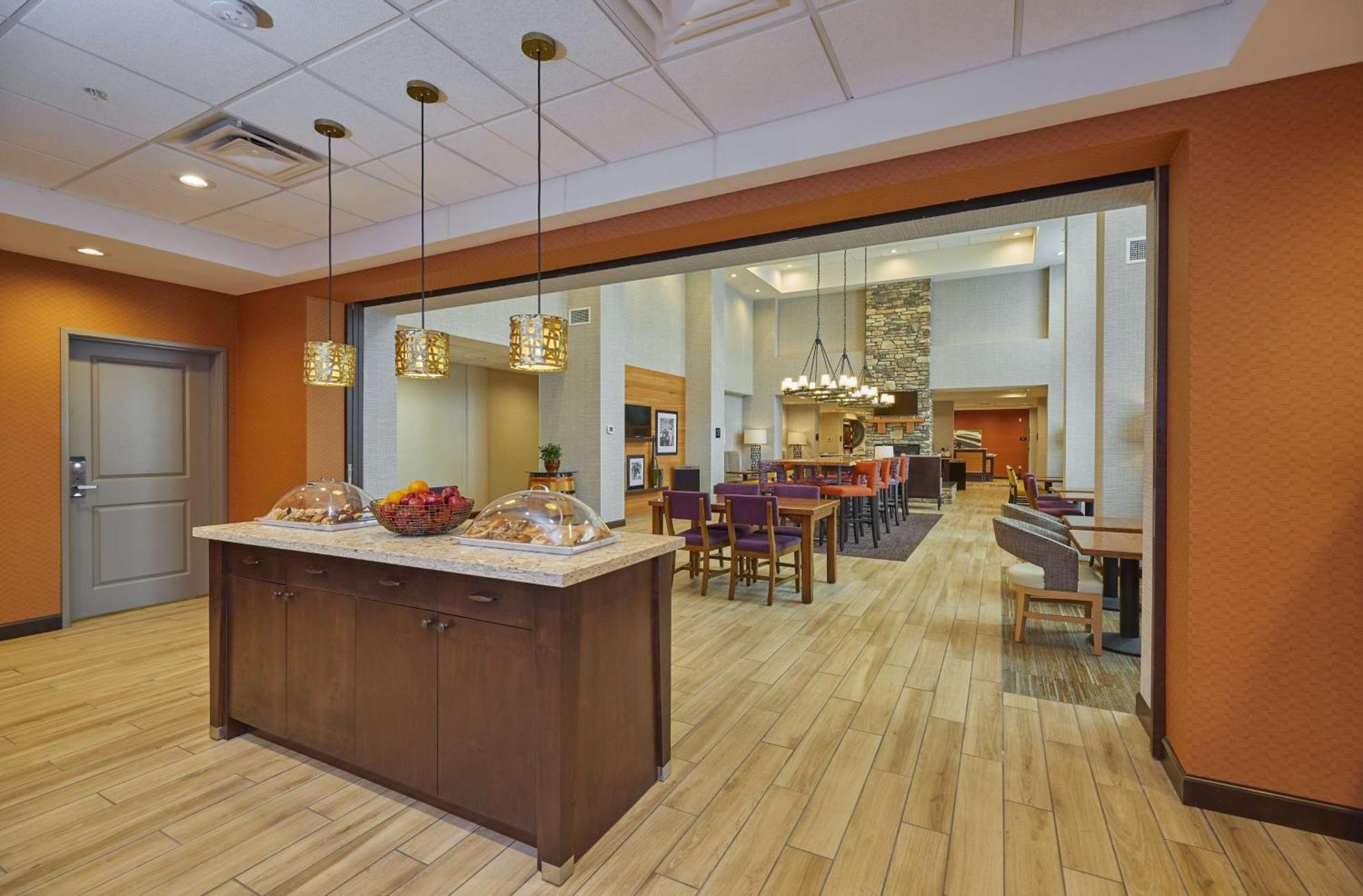 Hampton Inn&Suites Roseburg Bagian luar foto